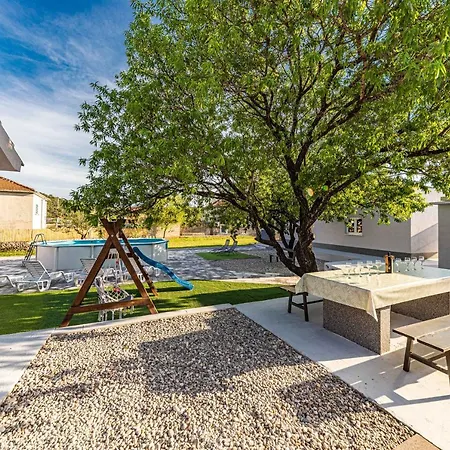 Sm Matijas Вилла *